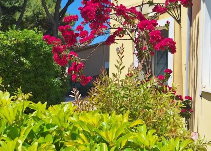 Ionian Sunset Han/Misafirhane